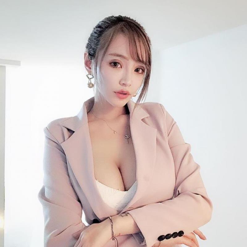 武漢私人導(dǎo)游陪玩私人教練元白亦 武漢私人導(dǎo)游陪玩私人教練元白亦