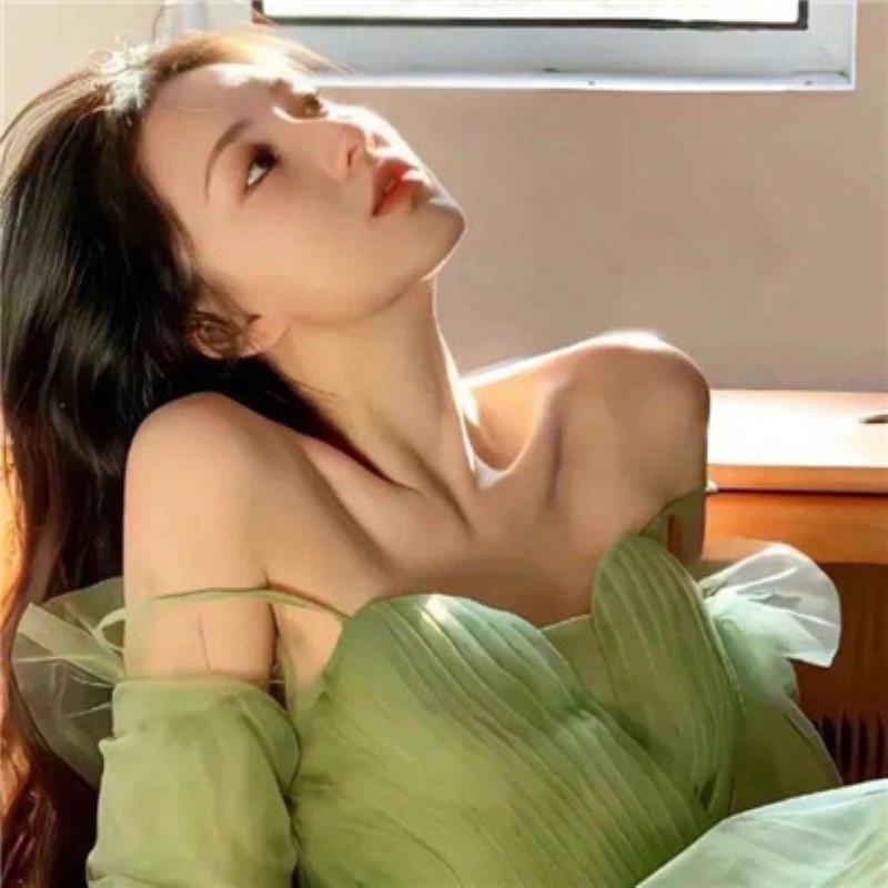 臨江美女陪玩留學生柴沃軒