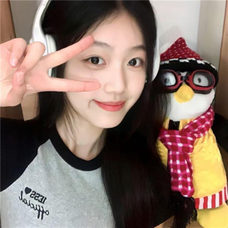 香港導游迷人車模爾覓? 香港導游迷人車模爾覓?