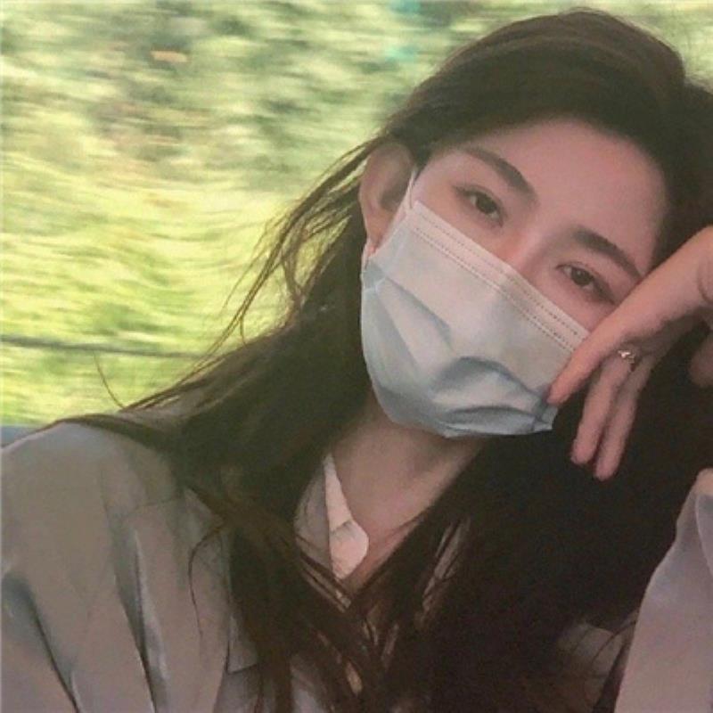 自貢女伴游靚麗車模堵聰汶 自貢女伴游靚麗車模堵聰汶