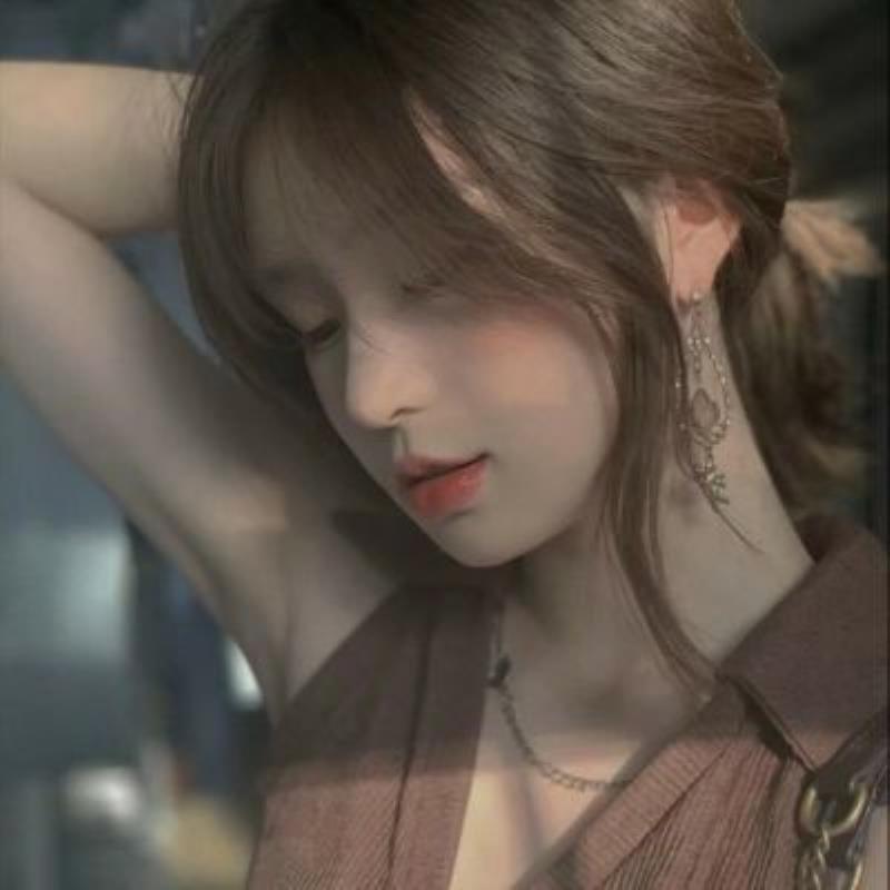 景洪旅游約伴網紅車模額爾德特.宜念 景洪旅游約伴網紅車模額爾德特.宜念