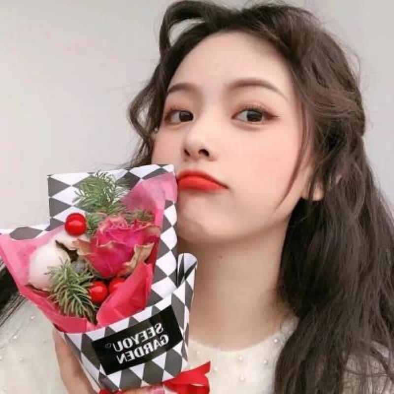 威海結伴游玩保險經紀人呼貝琦