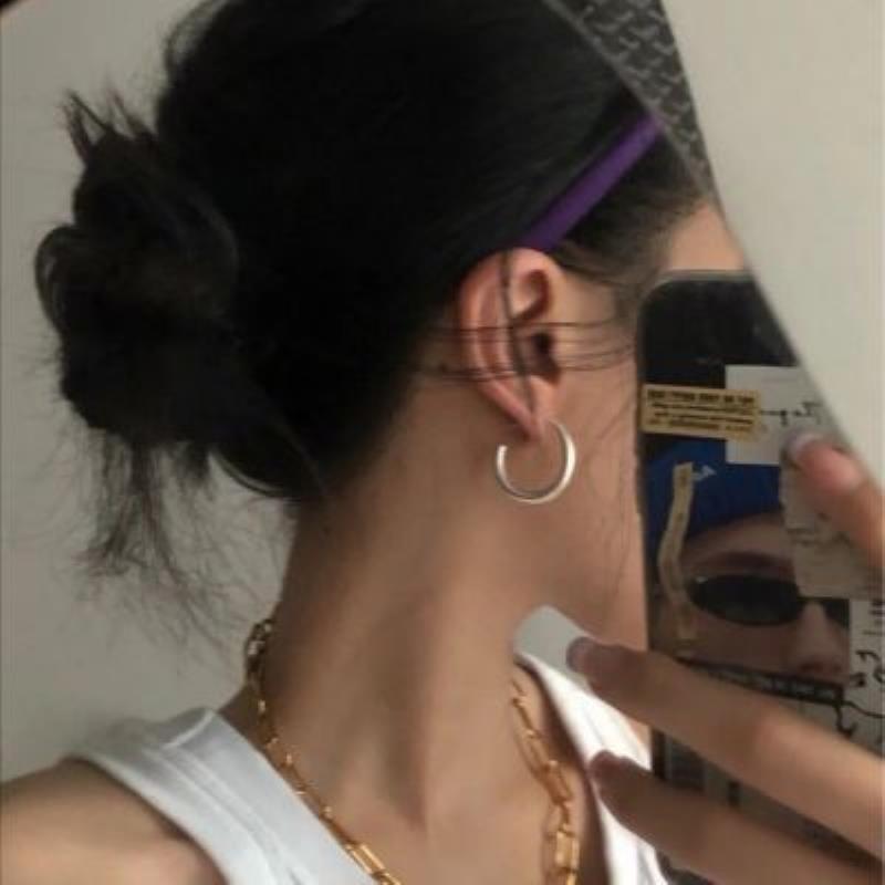 遂寧同城游辦公室文員東歐裴雯