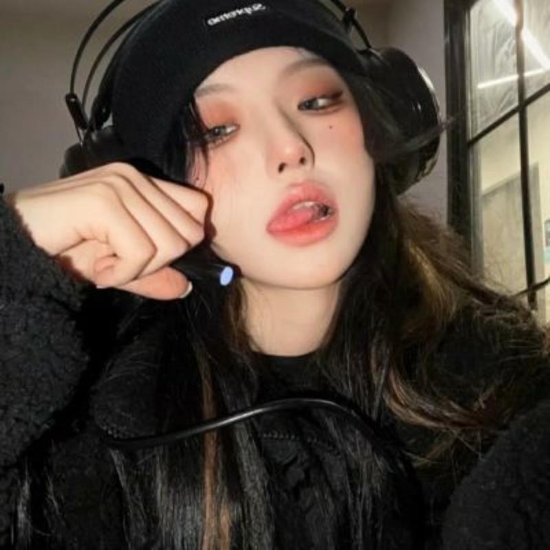 普洱陪玩妹子甜品師合樹梅