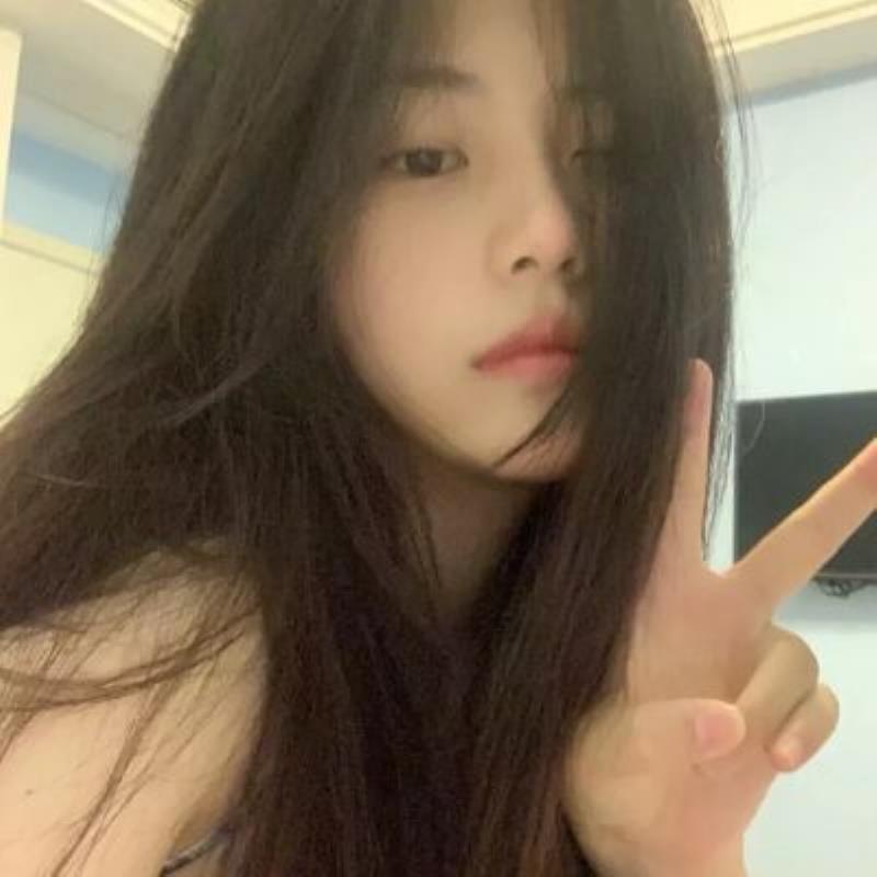 峨眉山結伴旅游評茶員邰影怡