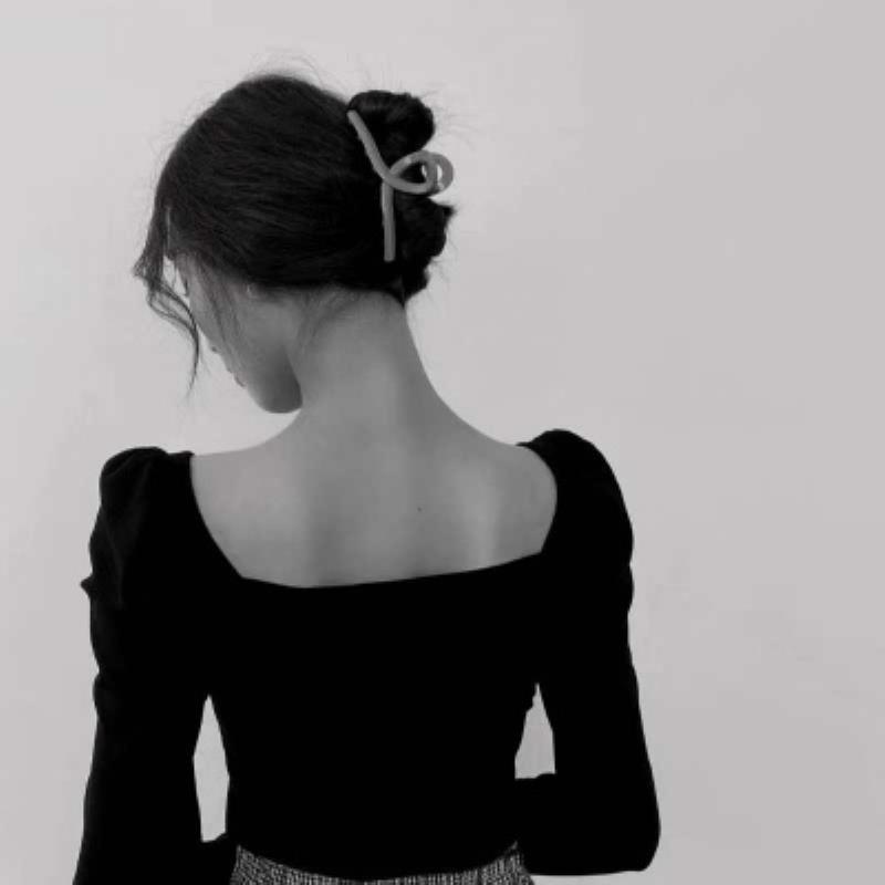 新密伴游金融赫連芩文