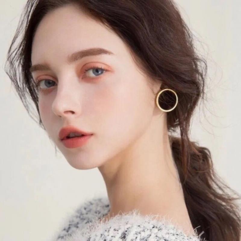 東莞伴游交友演員經紀人康萱初