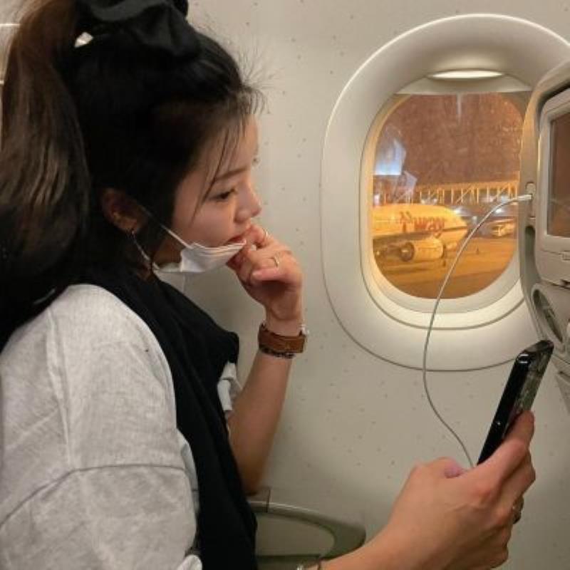 南宮陪游女孩歌手主播諫綺波