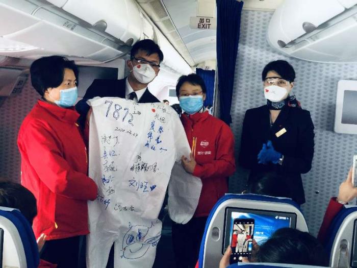 “伴游小姐”說白了就是陪你玩陪你玩陪你玩