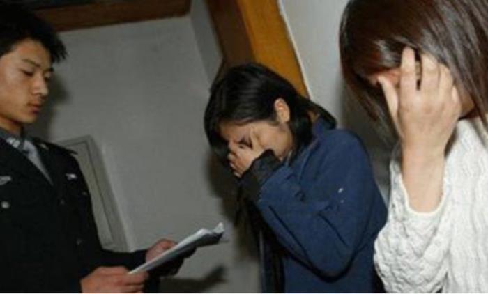 高薪招聘伴游重慶知名大區云集多所警方破獲一起有女大學生參與涉黃案 高薪招聘伴游重慶知名大區云集多所警方破獲一起有女大學生參與涉黃案