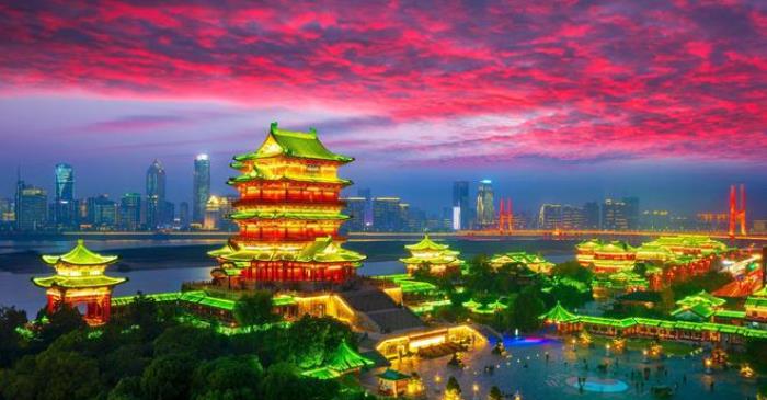 中國著名的四大名樓，迄今都已千年，而北方僅此一座！