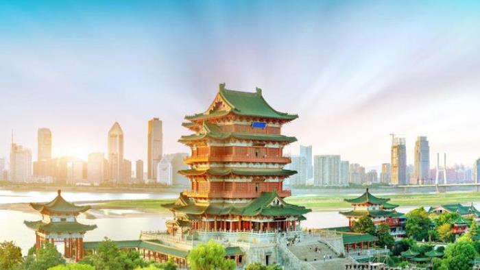 中國著名的四大名樓，迄今都已千年，而北方僅此一座！