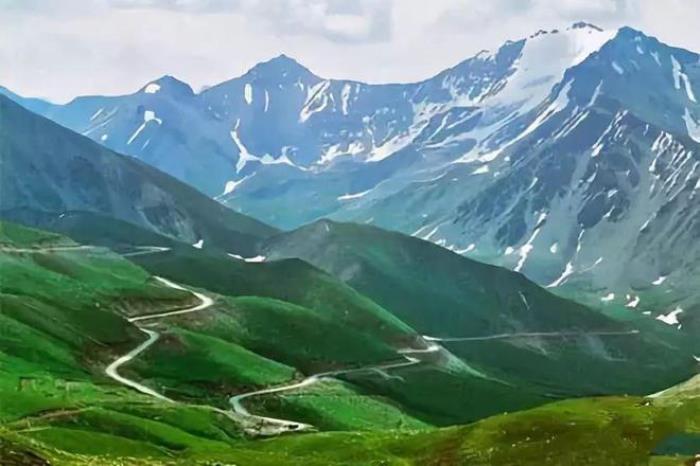 去新疆,看世界的風(fēng)景 去新疆,看世界的風(fēng)景