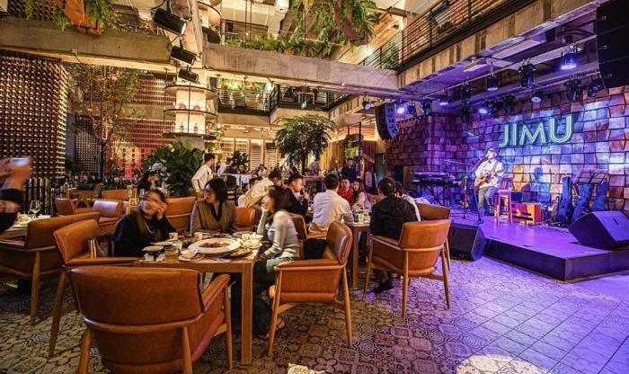 私人伴游邀請??，我在上收到一個請求，申請來自一個的大胡子男人