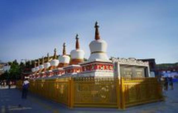 塔爾寺游客服務(wù)中心青海景點(diǎn)