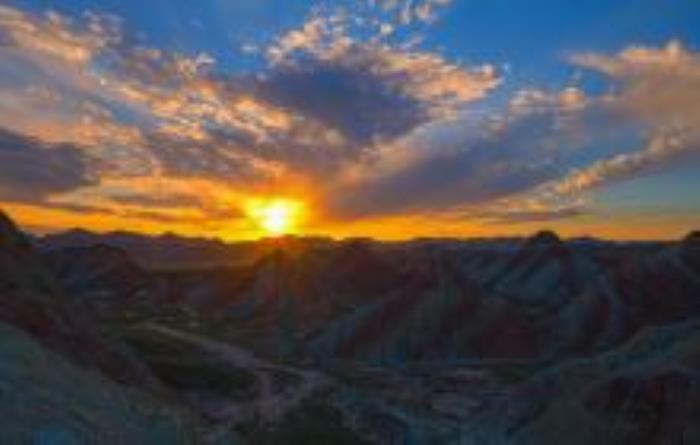 永登縣苦水鎮丹霞自駕游營地甘肅景點