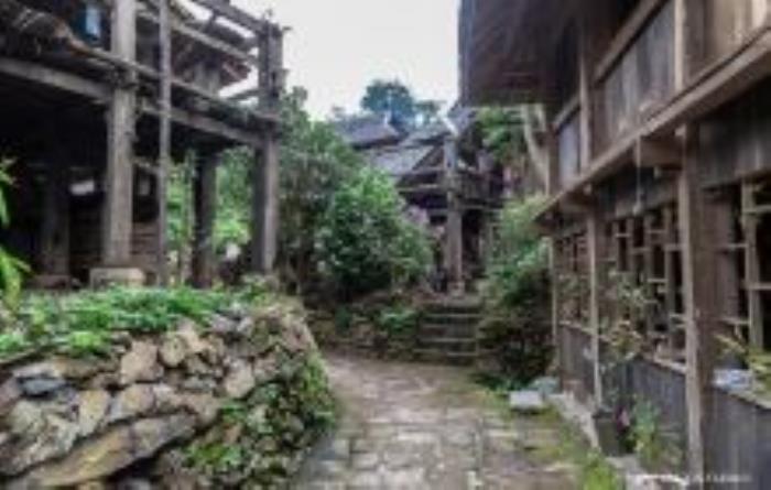 翁基布朗族老寨云南景點(diǎn)