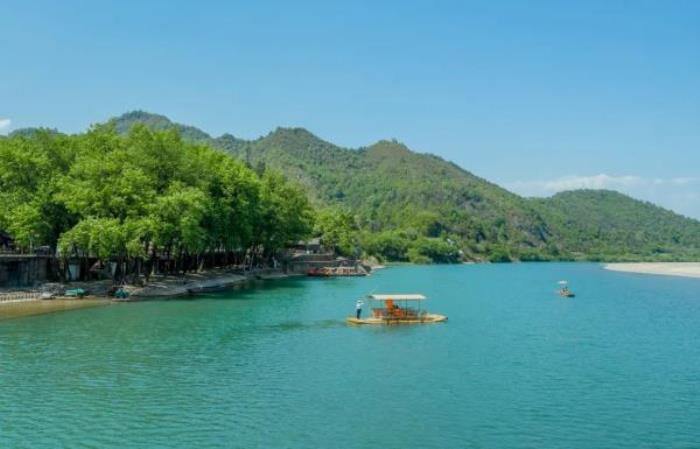 楠溪江甸園竹筏漂流