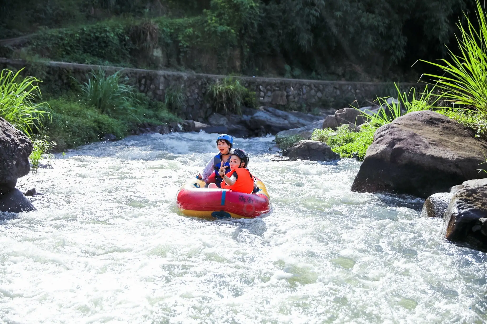 天門(mén)山漂流 天門(mén)山漂流