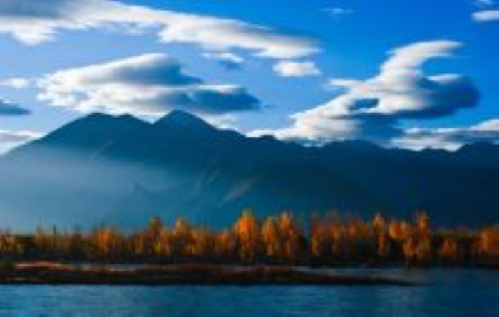 雅魯藏布江西藏景點