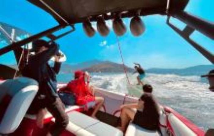 三亞自由鹿游艇尾波沖浪俱樂部海南景點