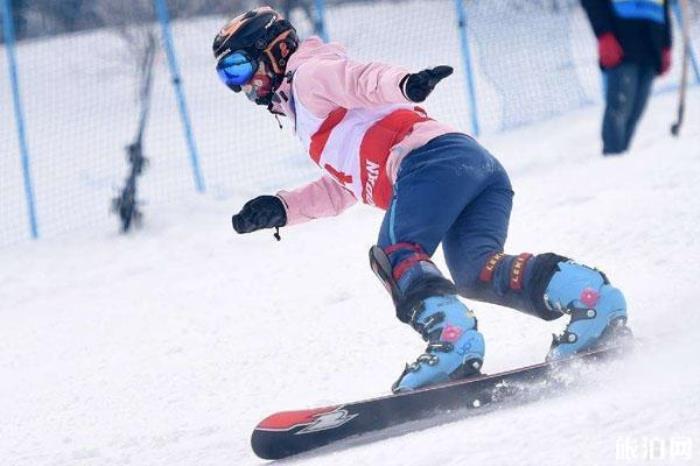 霜雪滑雪場景區介紹