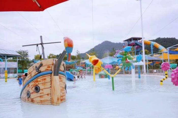 安吉歡樂風暴水上樂園 安吉歡樂風暴水上樂園