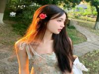 新泰導游明星芒云華